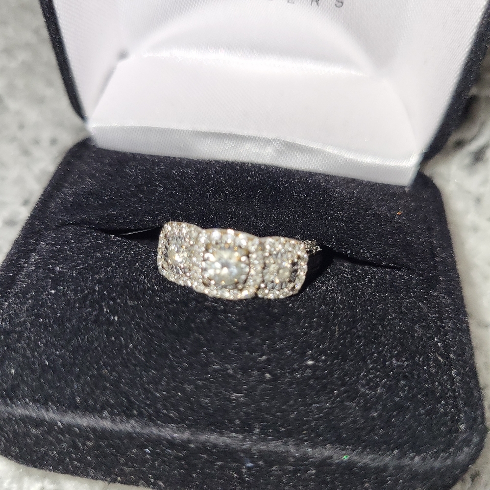 1 ct white gold perfect ring size 7.5
